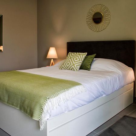 Stonehouse Apartment ปอนตาเดลกาดา ภายนอก รูปภาพ