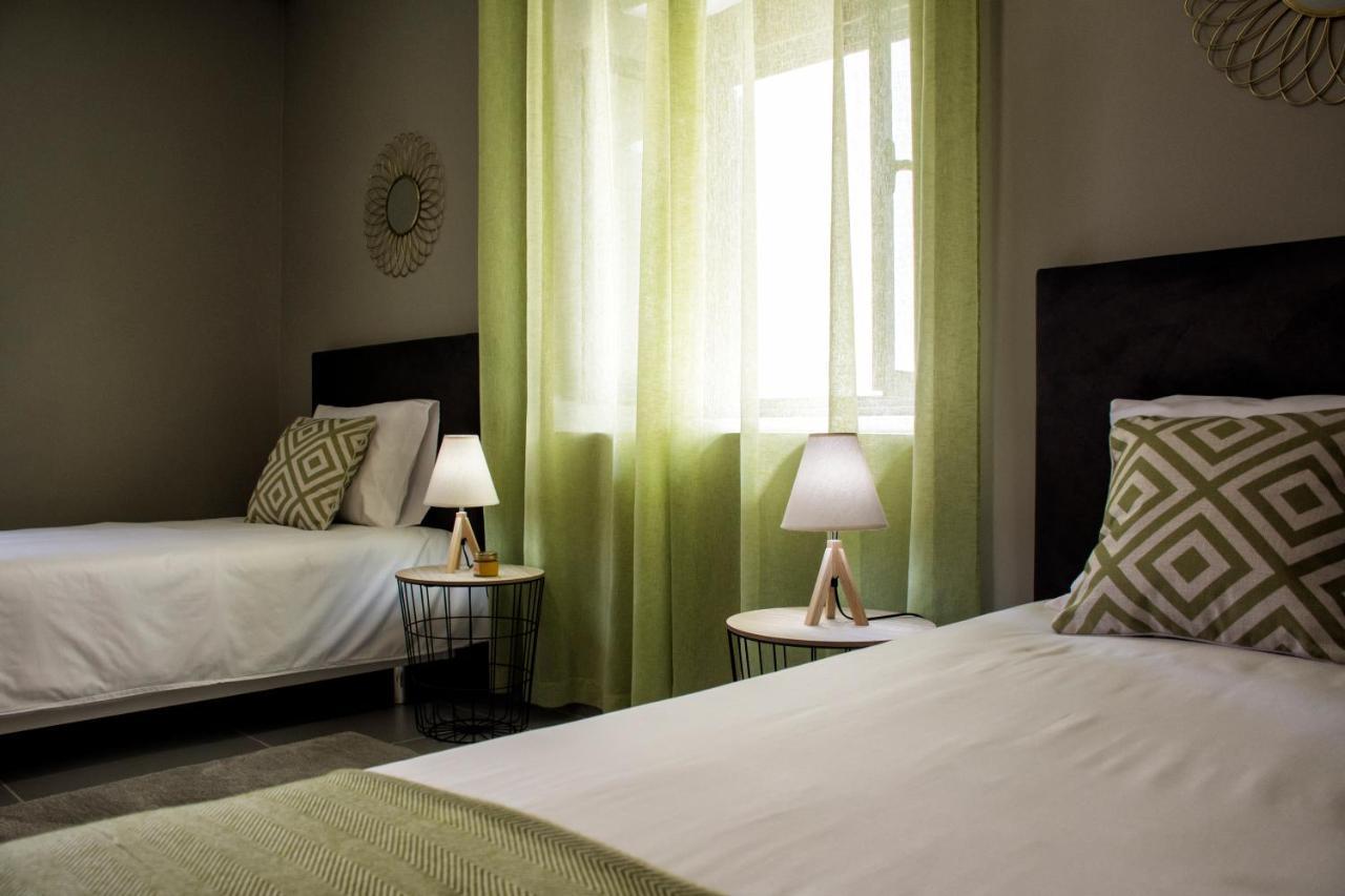 Stonehouse Apartment ปอนตาเดลกาดา ภายนอก รูปภาพ