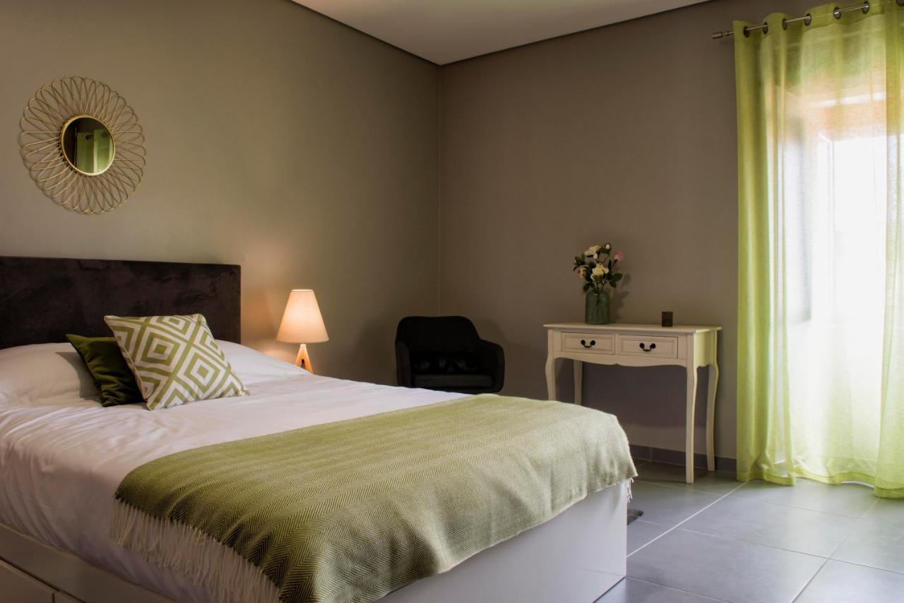 Stonehouse Apartment ปอนตาเดลกาดา ภายนอก รูปภาพ