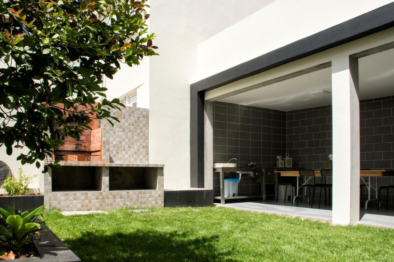 Stonehouse Apartment ปอนตาเดลกาดา ภายนอก รูปภาพ