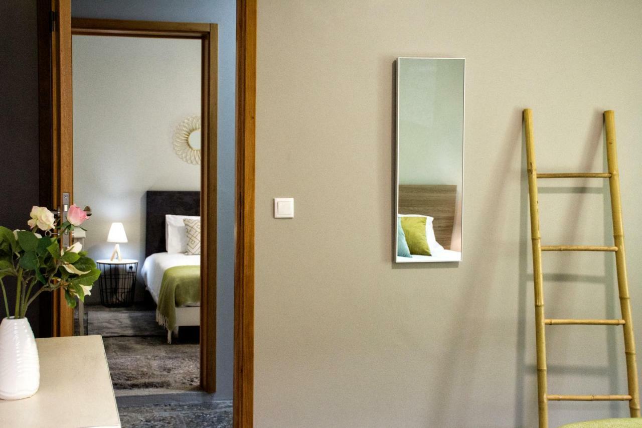 Stonehouse Apartment ปอนตาเดลกาดา ภายนอก รูปภาพ