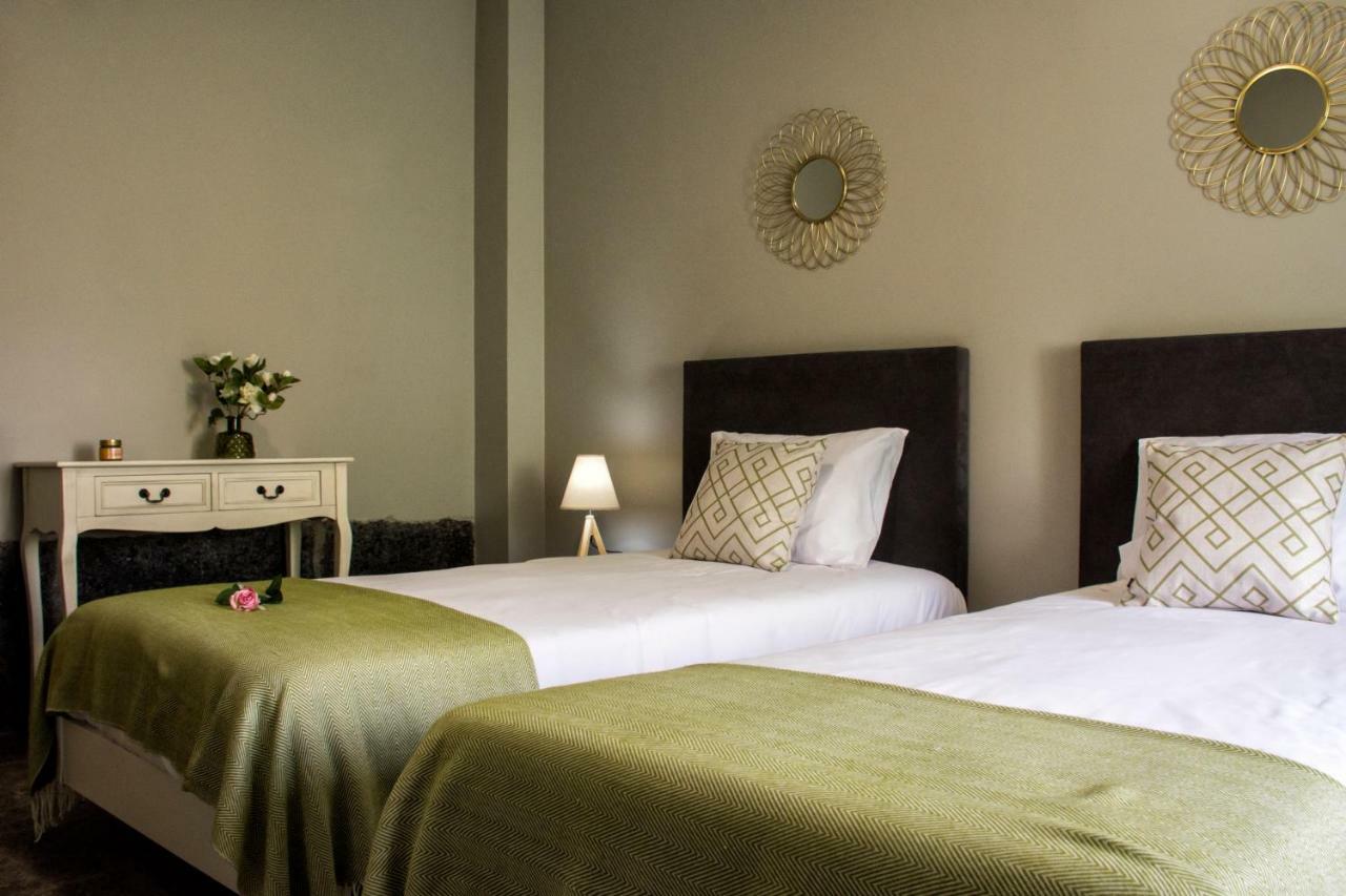 Stonehouse Apartment ปอนตาเดลกาดา ภายนอก รูปภาพ